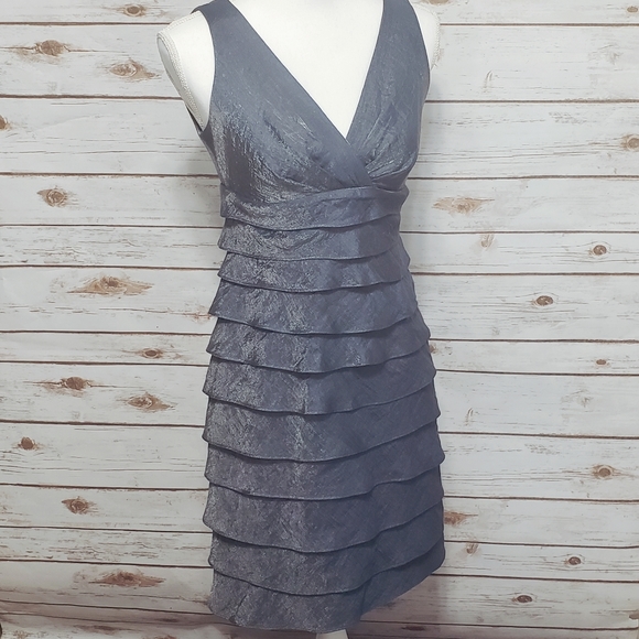 London Style Tiered Ruffle Dress Sz 4 - Picture 2 of 7